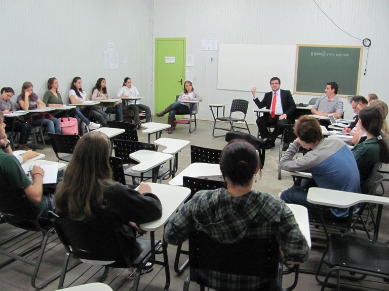 15-05-2012 - Encontro com estudantes.jpg