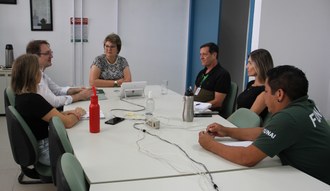 Participaram do encontro a vice-reitora da UFFS, Sandra Pierozan, o pró-reitor de Assuntos Estudantis, Clóvis Butzge, o superintendente da Conab em SC, Ricardo Paschoal, o coordenador regional da Funai, Duko, e as servidoras da PROAE Bruna Mussio e Rosileia Nierotka