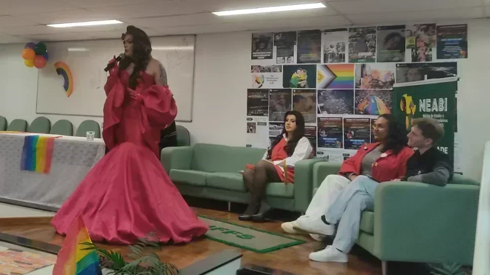 “Senderos Culturales” abre espaços de debate, escuta e reflexão