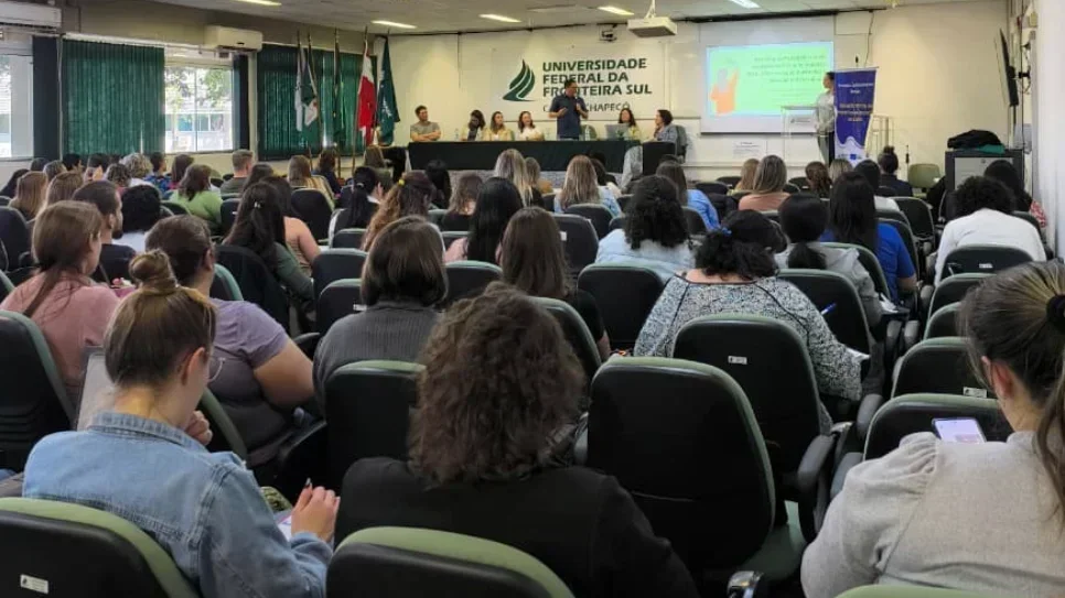 Seminário de socialização marca encerramento de curso voltado à Educação Especial ofertado pela UFFS