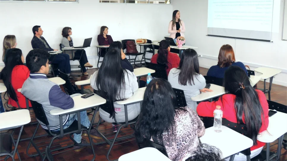 UFFS promove conferência para discutir diretrizes do currículo institucional